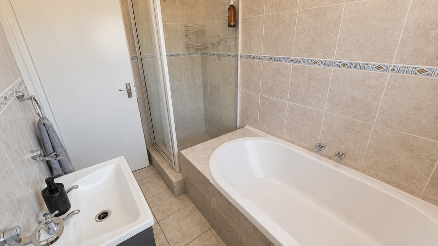 3 Bedroom Property for Sale in Ruimsig A H Gauteng