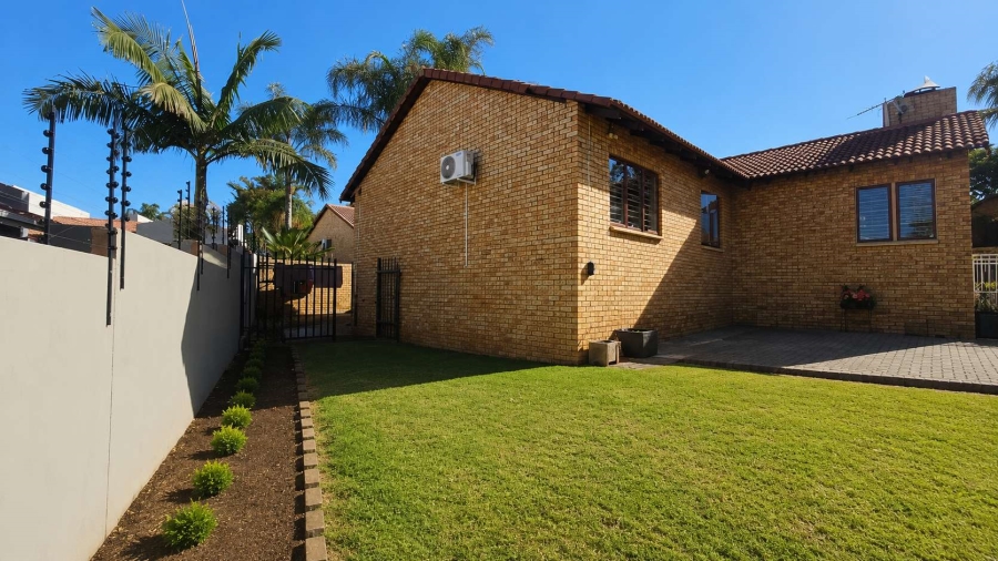 3 Bedroom Property for Sale in Ruimsig A H Gauteng
