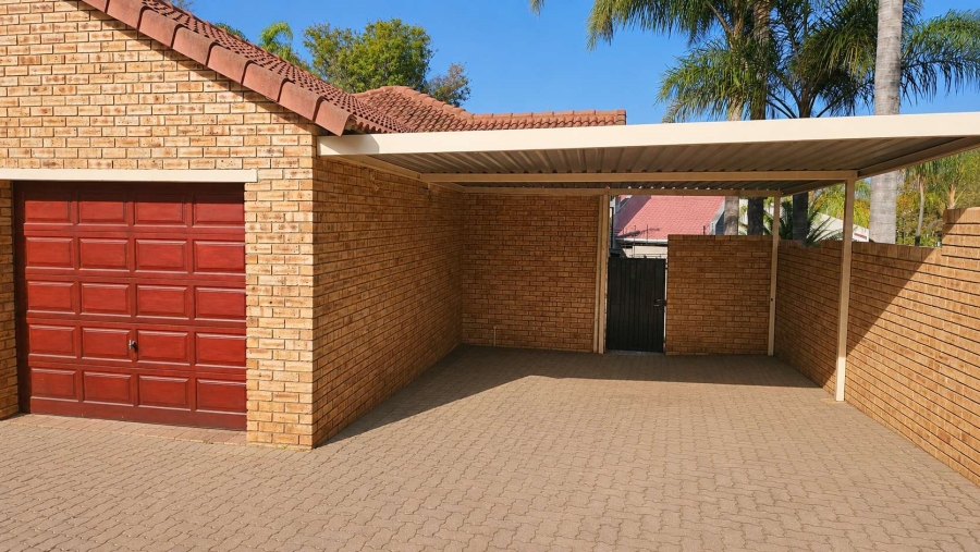 3 Bedroom Property for Sale in Ruimsig A H Gauteng