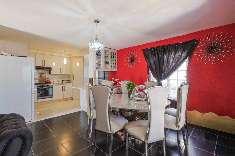 3 Bedroom Property for Sale in Equestria Gauteng