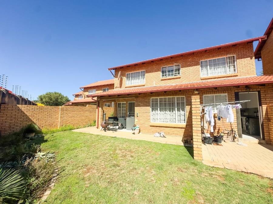 3 Bedroom Property for Sale in Equestria Gauteng