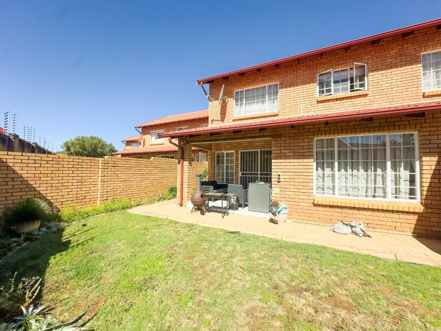 3 Bedroom Property for Sale in Equestria Gauteng