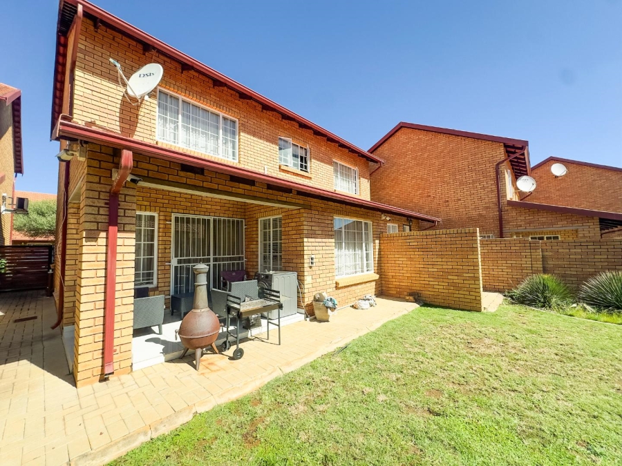 3 Bedroom Property for Sale in Equestria Gauteng