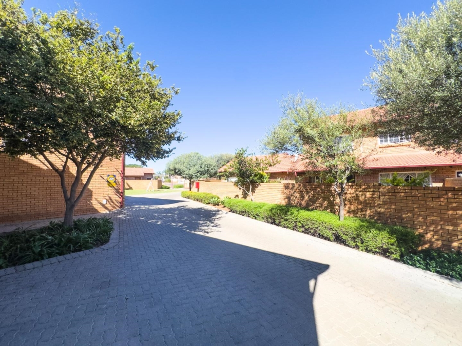 3 Bedroom Property for Sale in Equestria Gauteng
