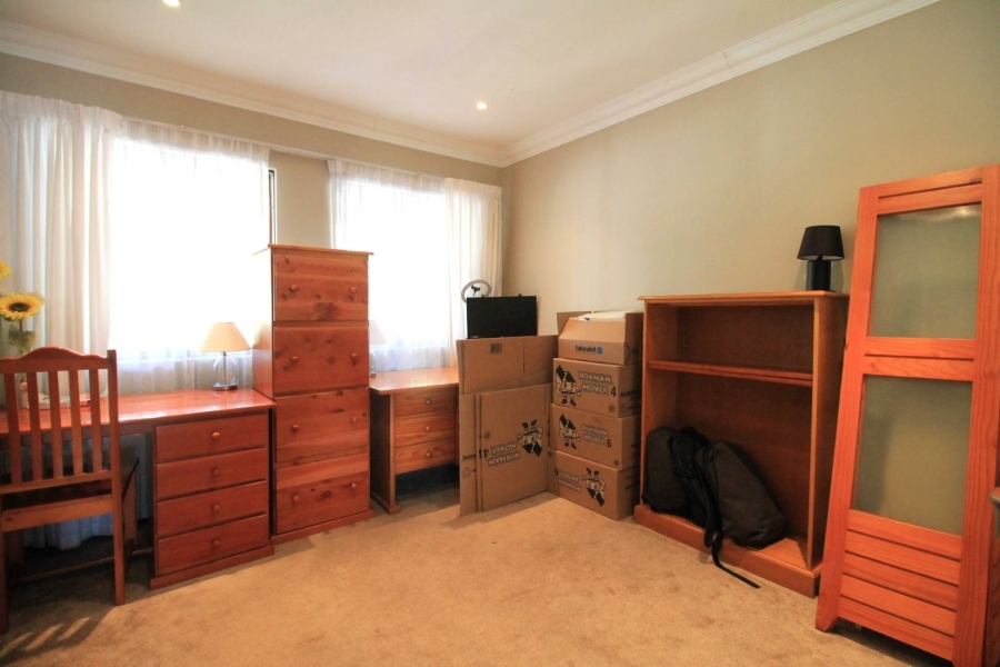 To Let 2 Bedroom Property for Rent in Lonehill Gauteng