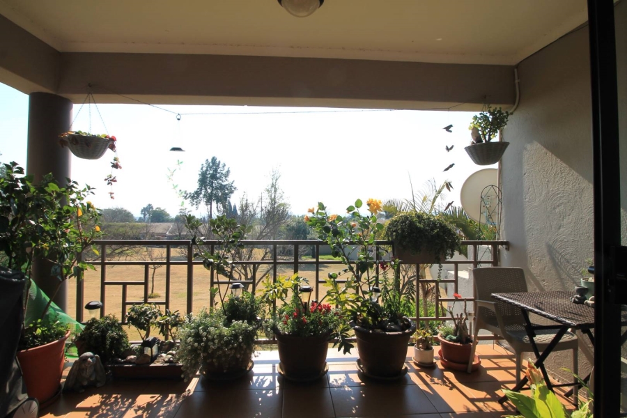To Let 2 Bedroom Property for Rent in Lonehill Gauteng