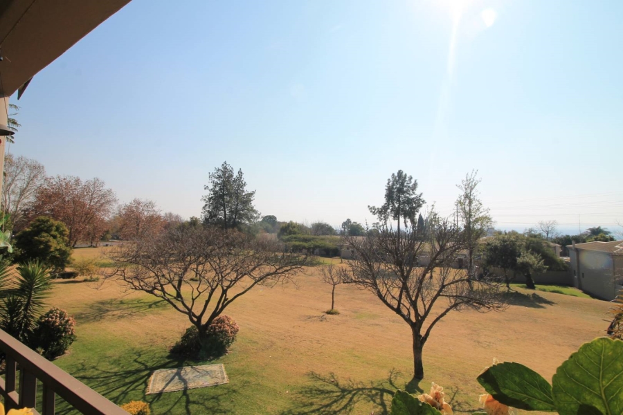 To Let 2 Bedroom Property for Rent in Lonehill Gauteng