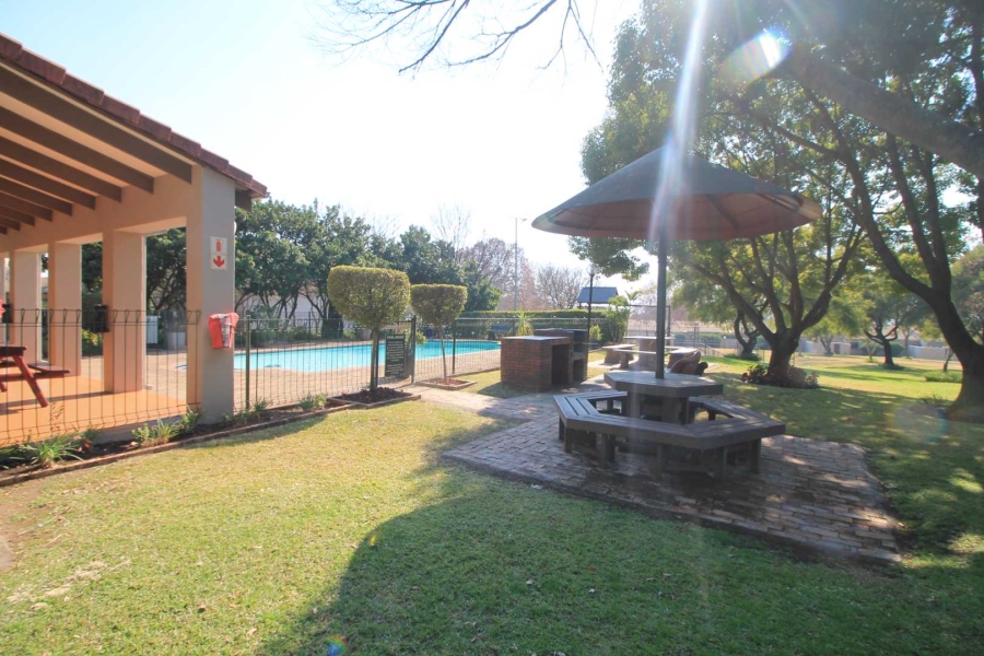 To Let 2 Bedroom Property for Rent in Lonehill Gauteng