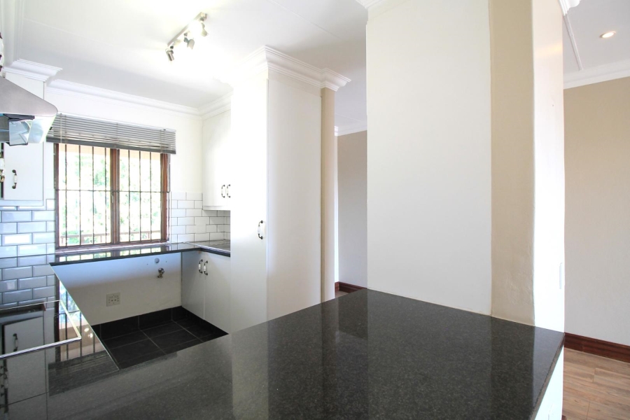 To Let 2 Bedroom Property for Rent in Lonehill Gauteng