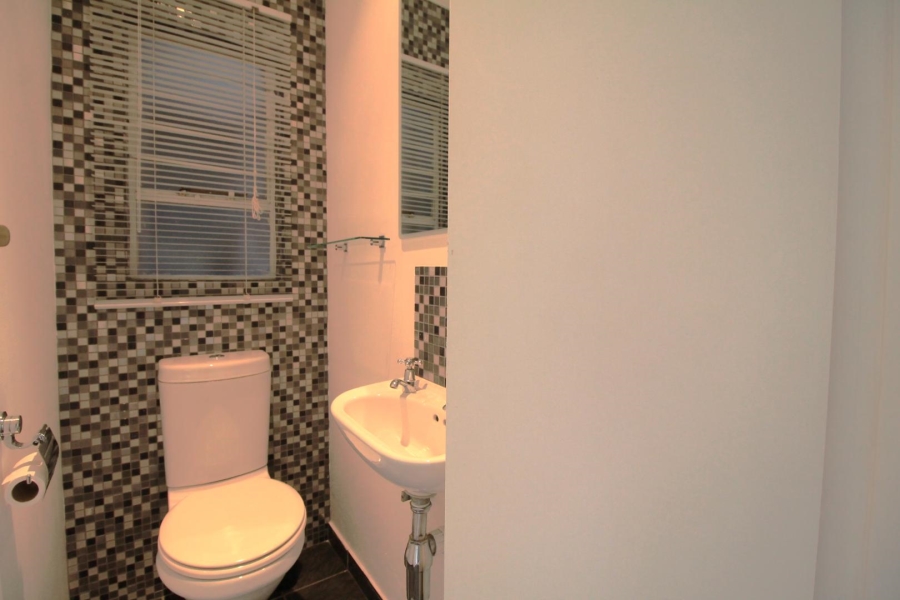 To Let 2 Bedroom Property for Rent in Lonehill Gauteng