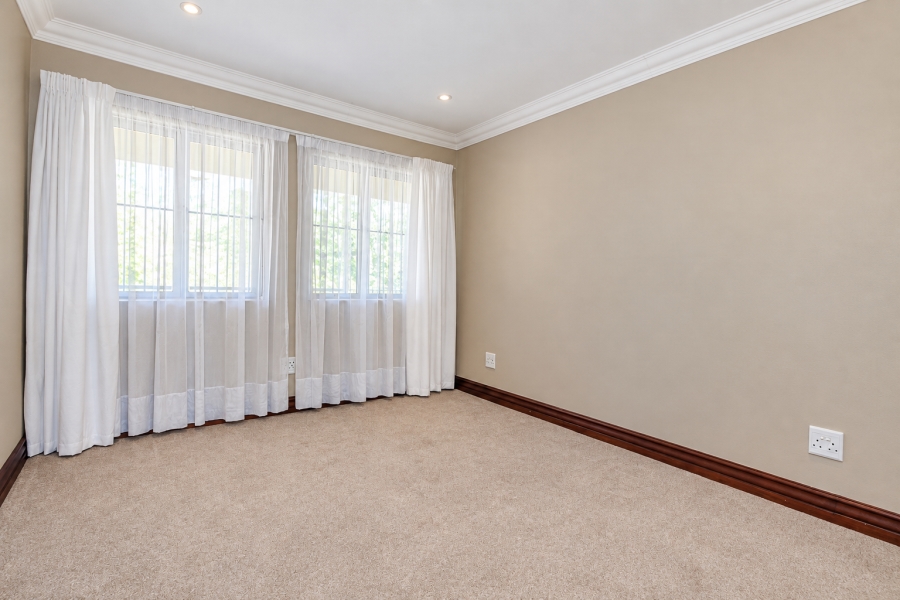 To Let 2 Bedroom Property for Rent in Lonehill Gauteng