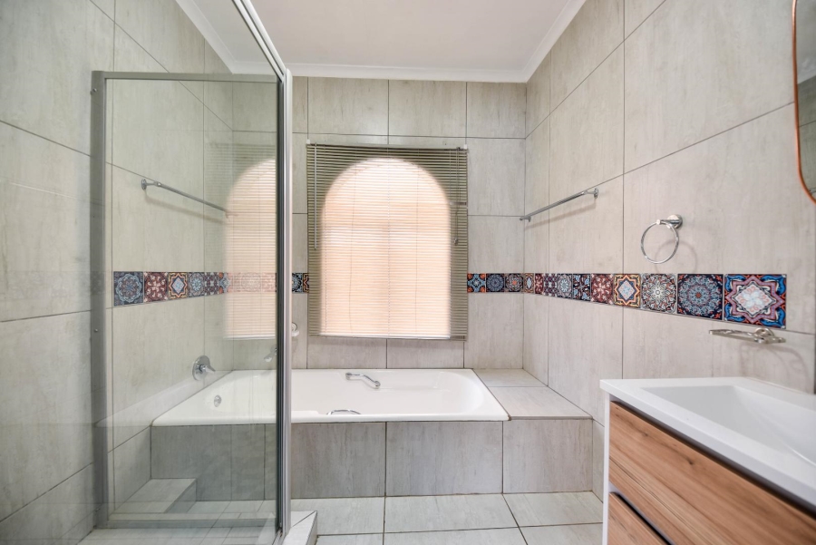 4 Bedroom Property for Sale in Moreleta Park Gauteng