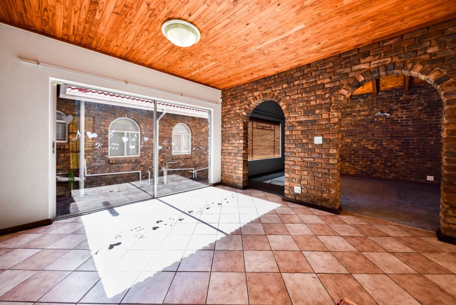 4 Bedroom Property for Sale in Moreleta Park Gauteng