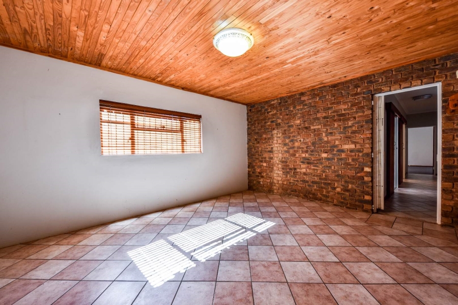 4 Bedroom Property for Sale in Moreleta Park Gauteng