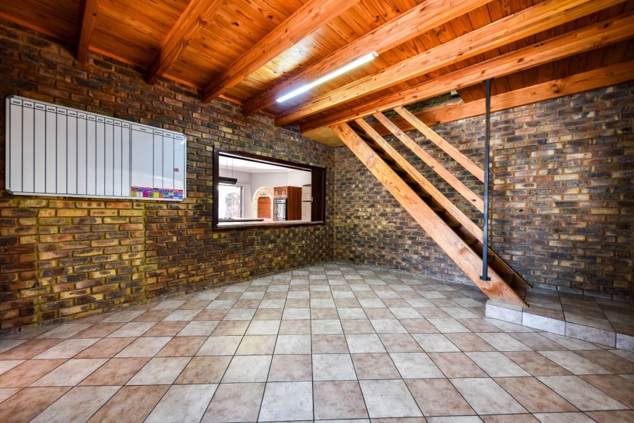 4 Bedroom Property for Sale in Moreleta Park Gauteng