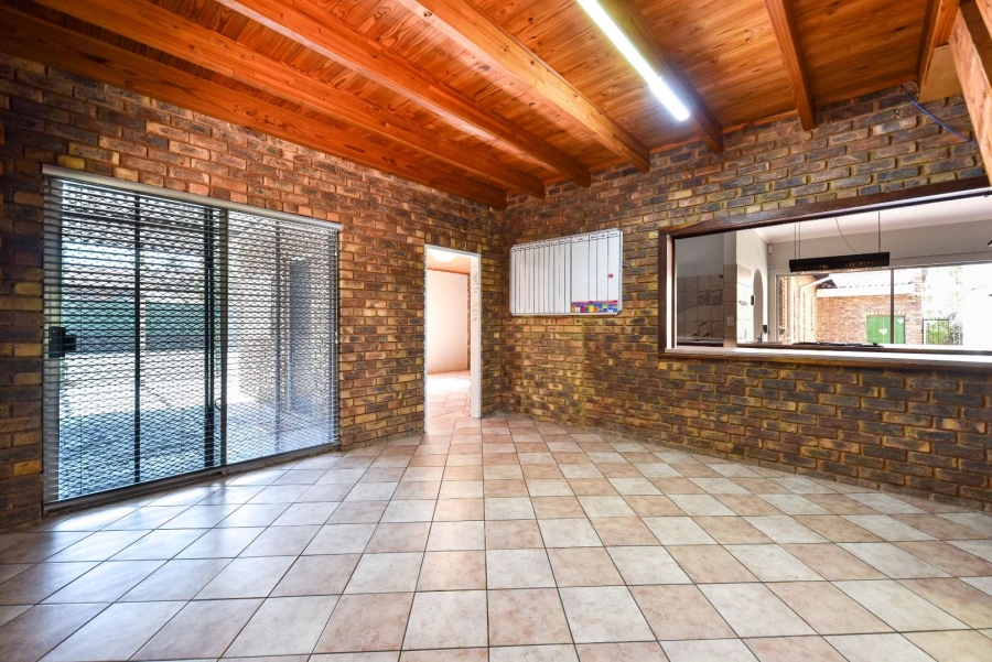 4 Bedroom Property for Sale in Moreleta Park Gauteng