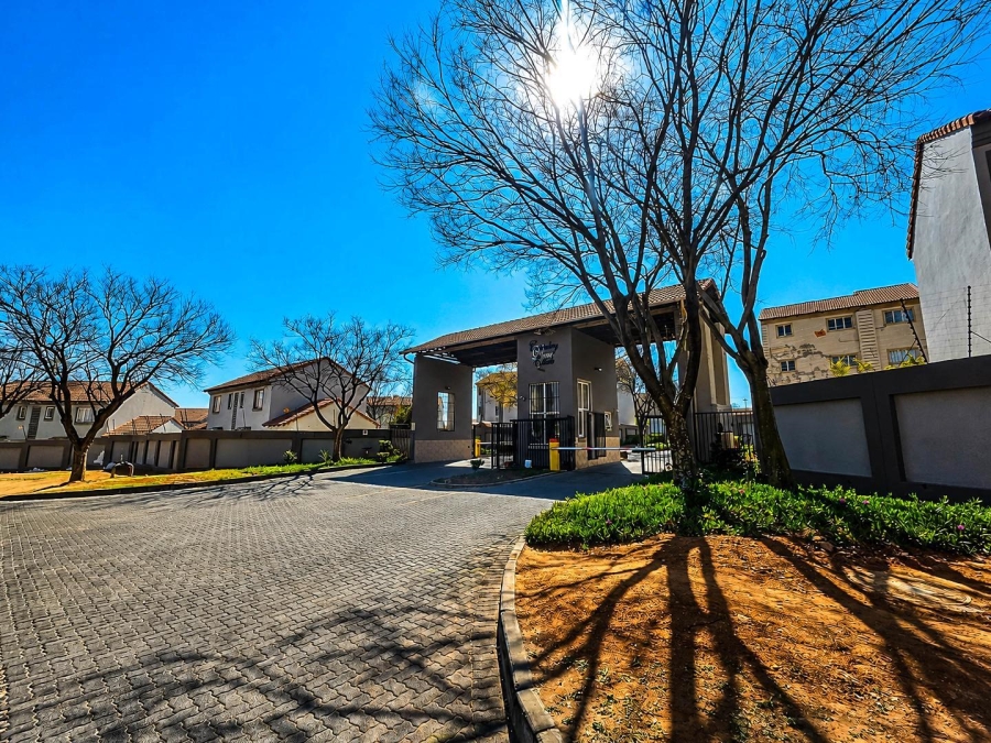 2 Bedroom Property for Sale in Country View Gauteng