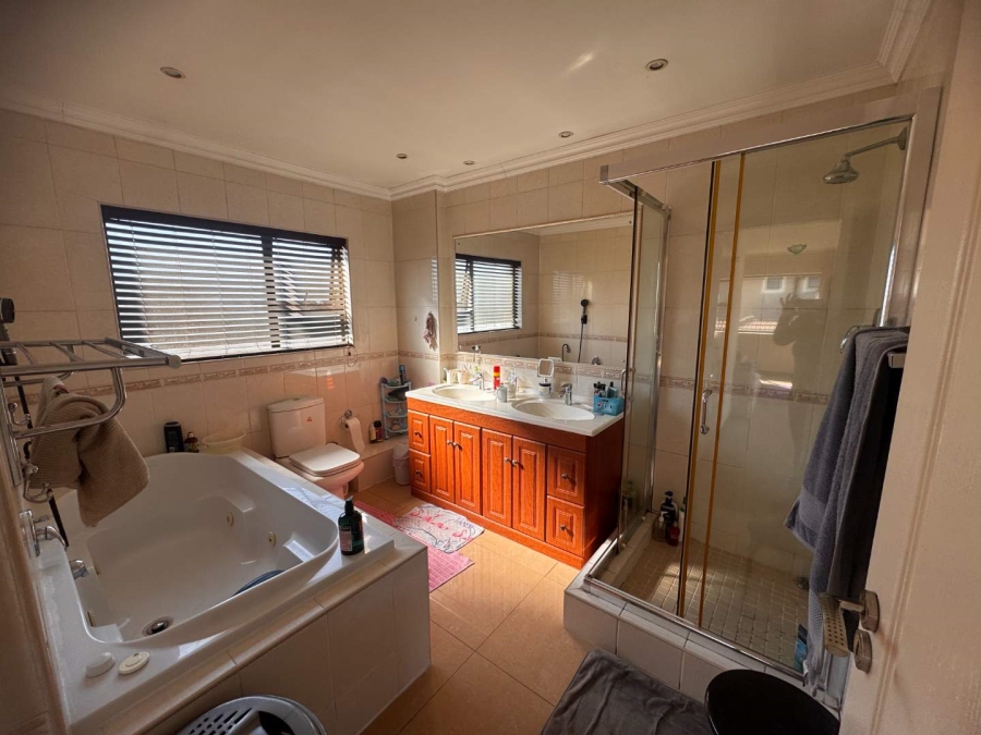 4 Bedroom Property for Sale in Meyersdal Gauteng