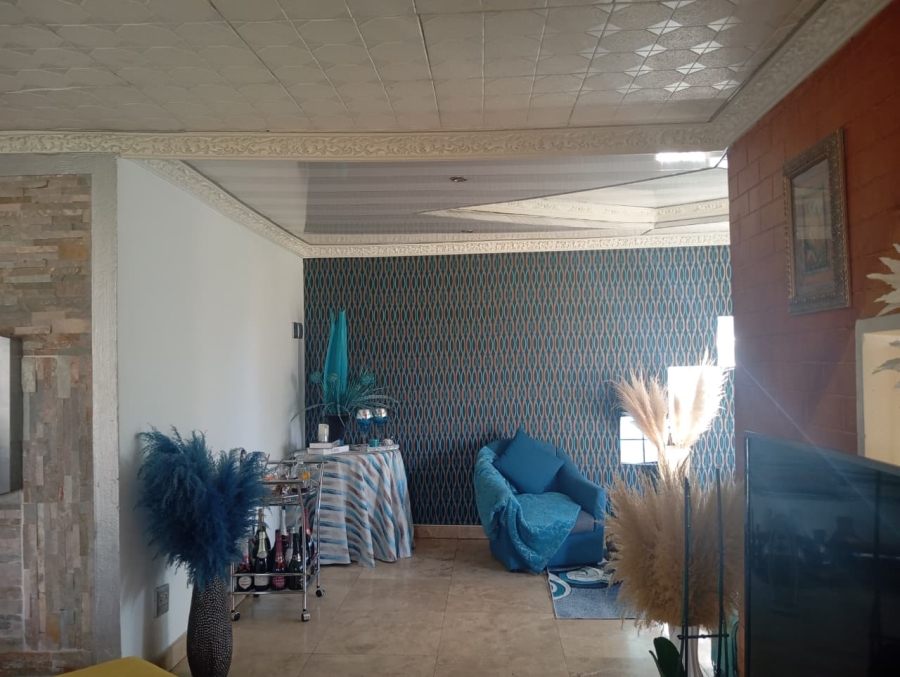 4 Bedroom Property for Sale in Alveda Park Gauteng