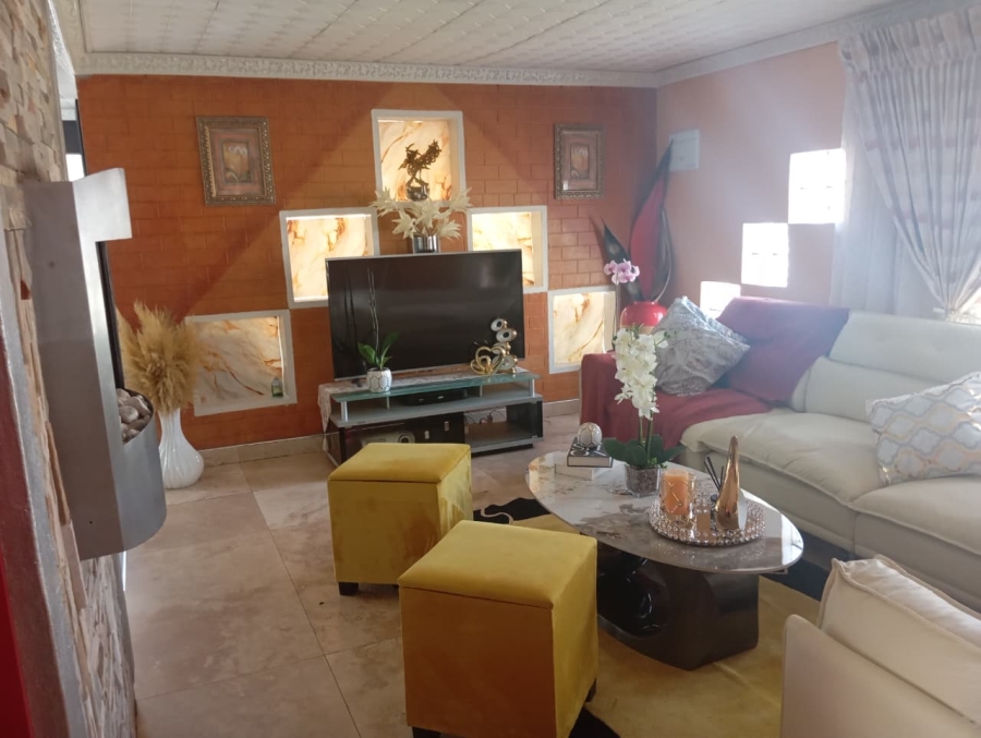 4 Bedroom Property for Sale in Alveda Park Gauteng