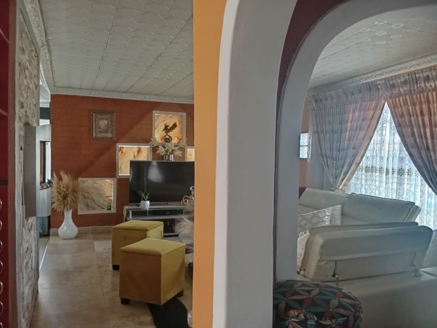 4 Bedroom Property for Sale in Alveda Park Gauteng