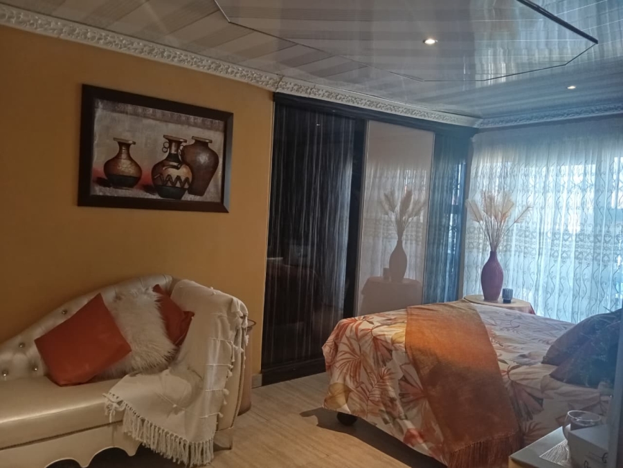 4 Bedroom Property for Sale in Alveda Park Gauteng