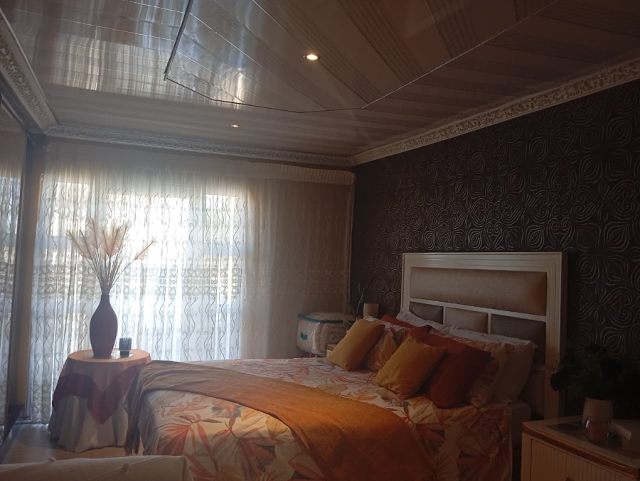 4 Bedroom Property for Sale in Alveda Park Gauteng