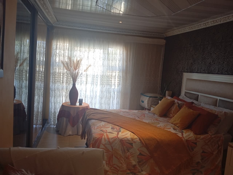 4 Bedroom Property for Sale in Alveda Park Gauteng