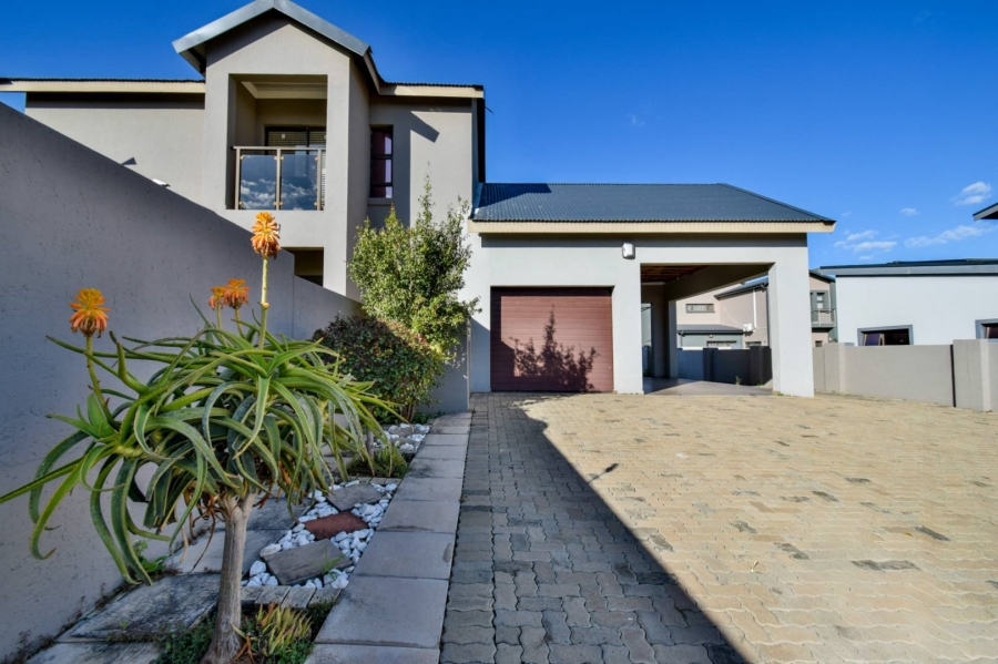 3 Bedroom Property for Sale in Zambezi Manor Lifestyle Estate Gauteng