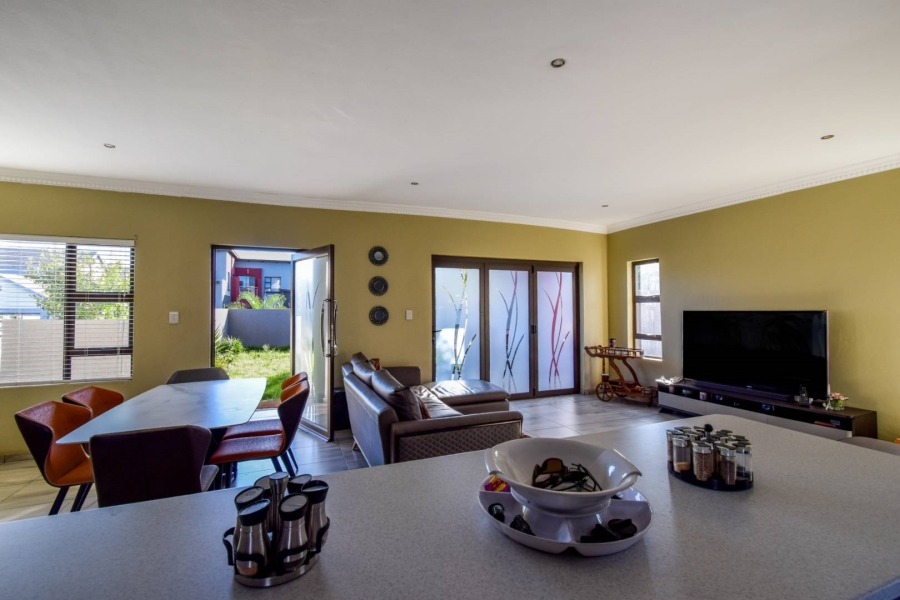 3 Bedroom Property for Sale in Zambezi Manor Lifestyle Estate Gauteng