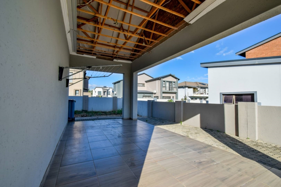3 Bedroom Property for Sale in Zambezi Manor Lifestyle Estate Gauteng