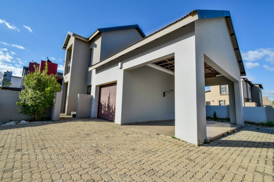 3 Bedroom Property for Sale in Zambezi Manor Lifestyle Estate Gauteng