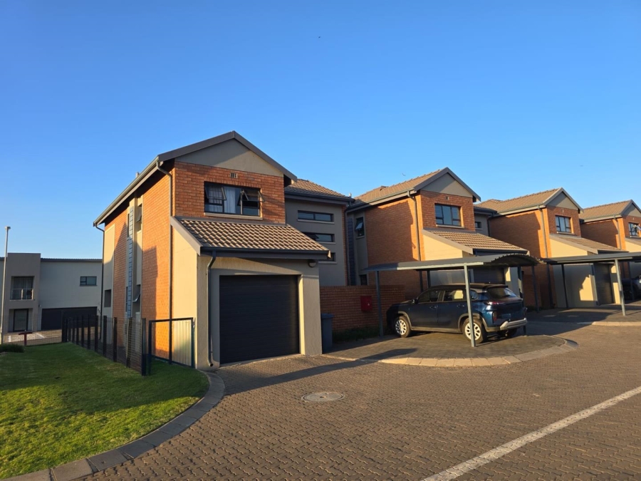 3 Bedroom Property for Sale in Zambezi Manor Lifestyle Estate Gauteng