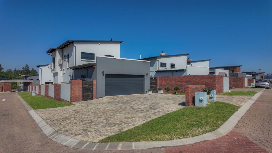3 Bedroom Property for Sale in Maroeladal Gauteng