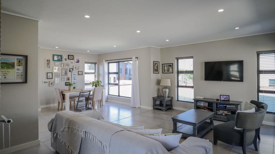 3 Bedroom Property for Sale in Maroeladal Gauteng