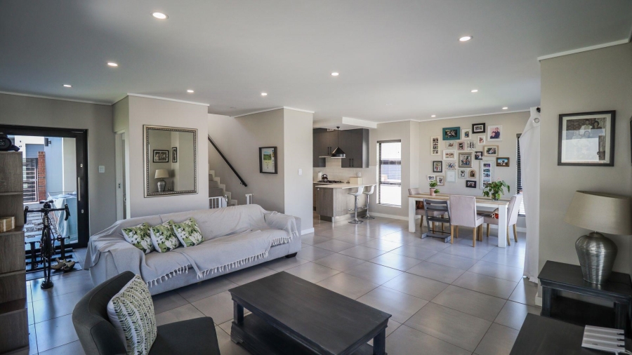 3 Bedroom Property for Sale in Maroeladal Gauteng