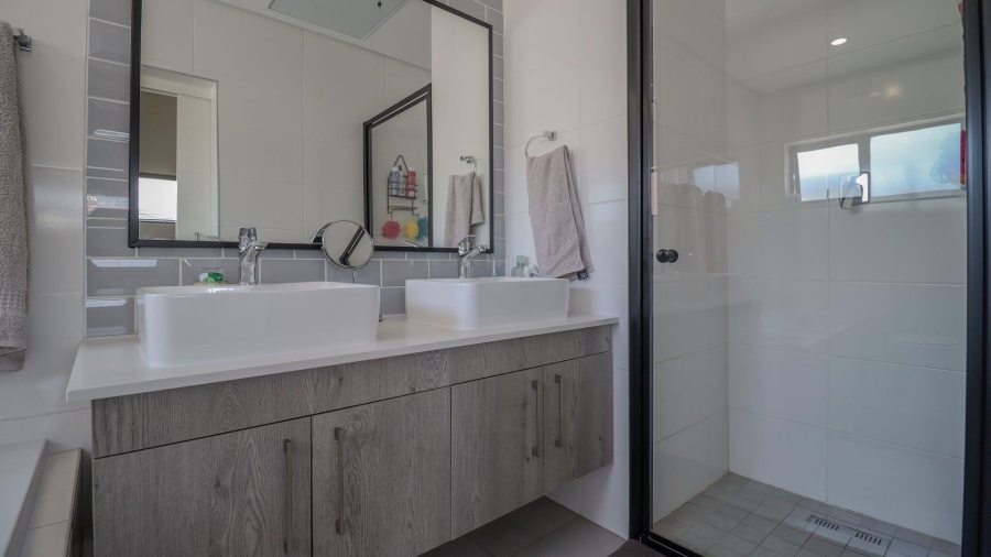 3 Bedroom Property for Sale in Maroeladal Gauteng