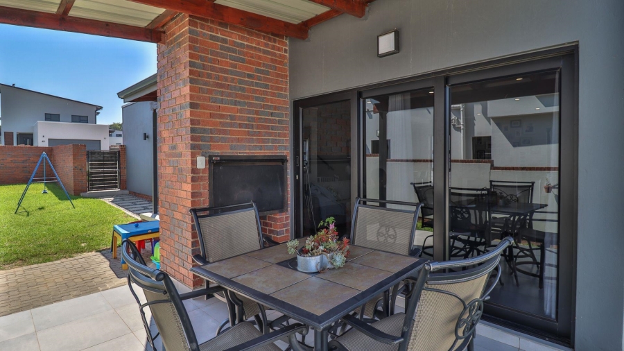 3 Bedroom Property for Sale in Maroeladal Gauteng