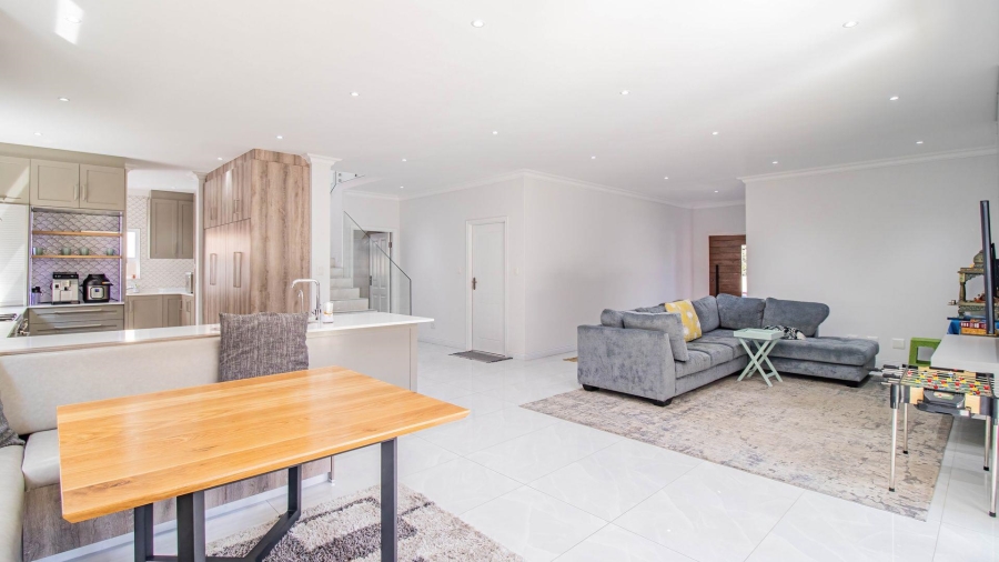 To Let 4 Bedroom Property for Rent in Craigavon Gauteng