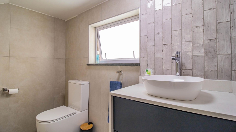 To Let 4 Bedroom Property for Rent in Craigavon Gauteng