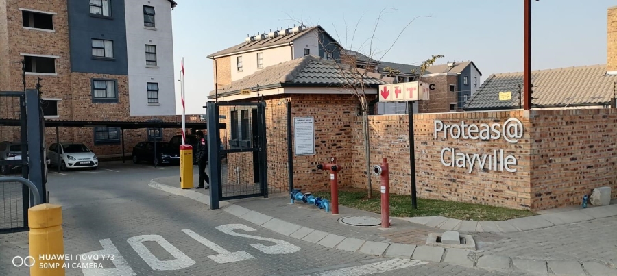 2 Bedroom Property for Sale in Clayville Gauteng