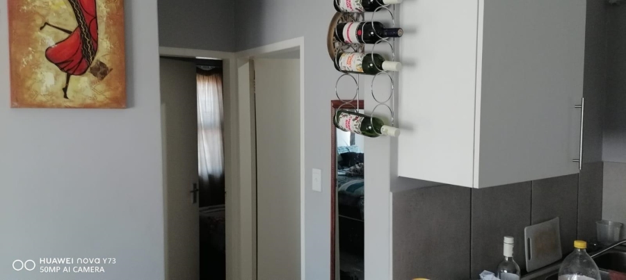 2 Bedroom Property for Sale in Clayville Gauteng