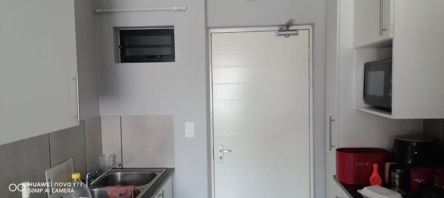 2 Bedroom Property for Sale in Clayville Gauteng