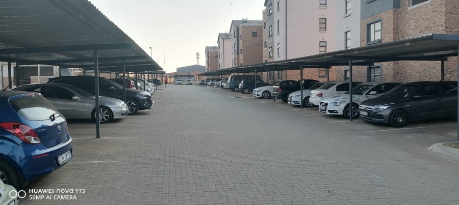 2 Bedroom Property for Sale in Clayville Gauteng