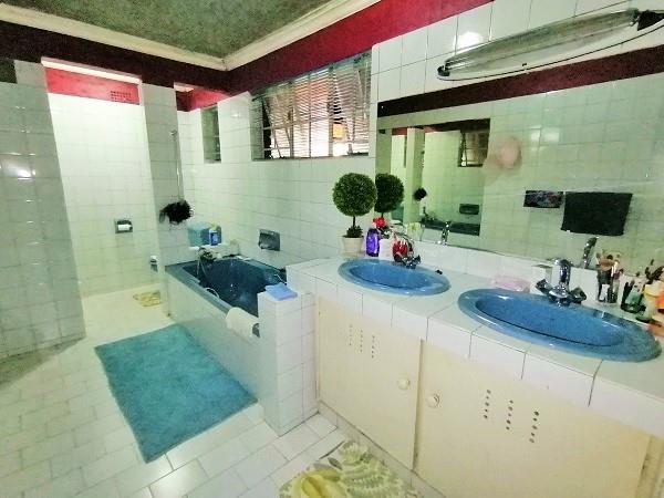 0 Bedroom Property for Sale in Oakdene Gauteng