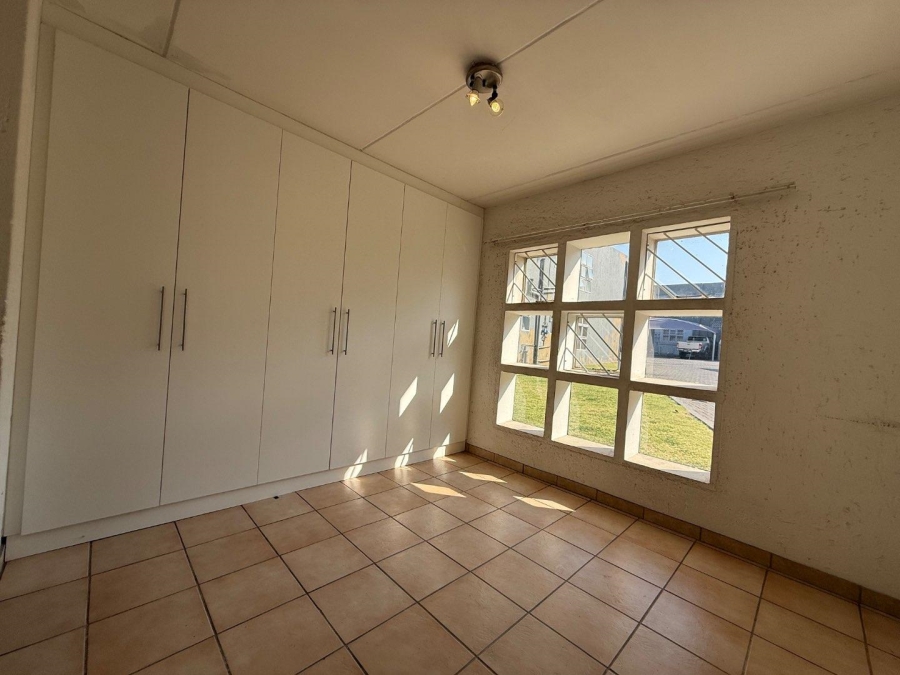 3 Bedroom Property for Sale in Mulbarton Gauteng