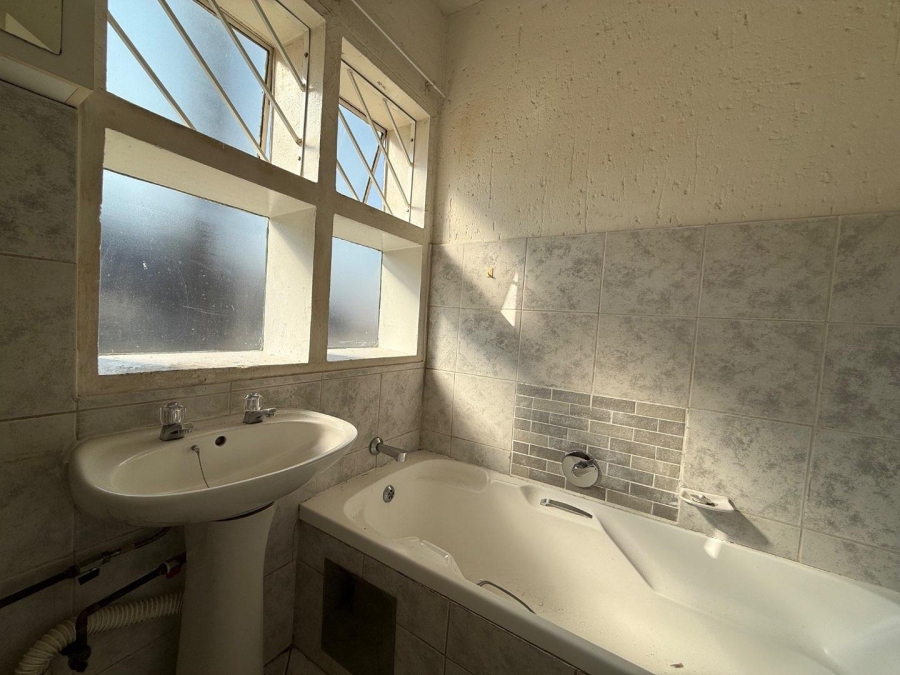 3 Bedroom Property for Sale in Mulbarton Gauteng