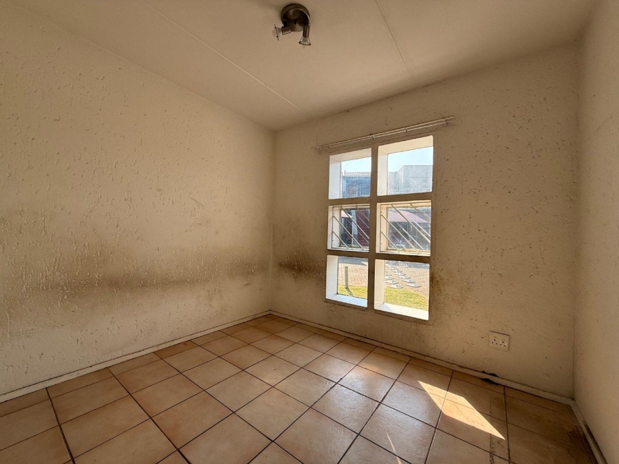 3 Bedroom Property for Sale in Mulbarton Gauteng