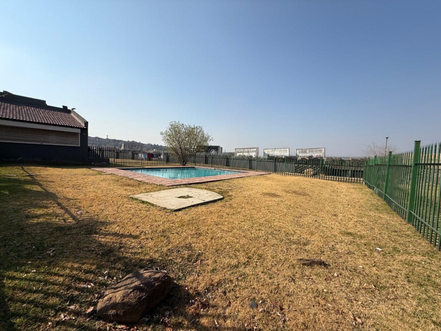 3 Bedroom Property for Sale in Mulbarton Gauteng