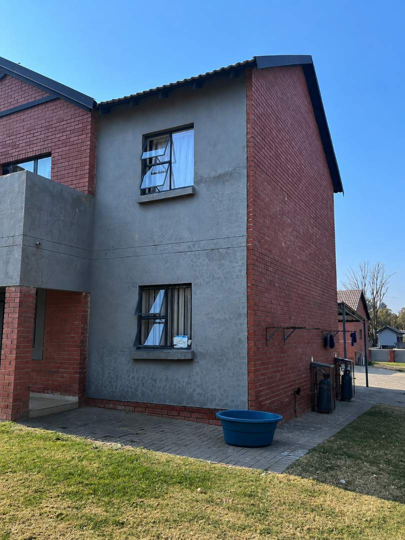2 Bedroom Property for Sale in Ruimsig Gauteng